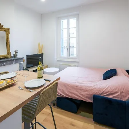 Apartman Romantique Duplex Au Pied De La Cite