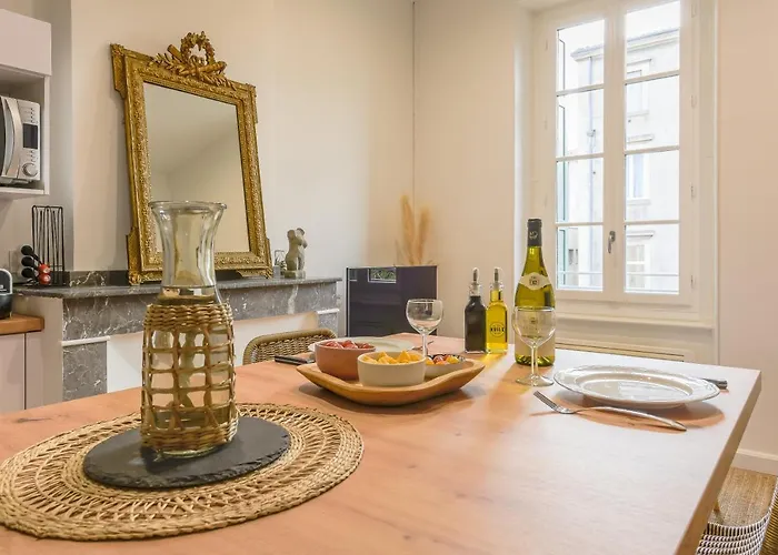 Romantique Duplex Au Pied De La Cite Apartment *